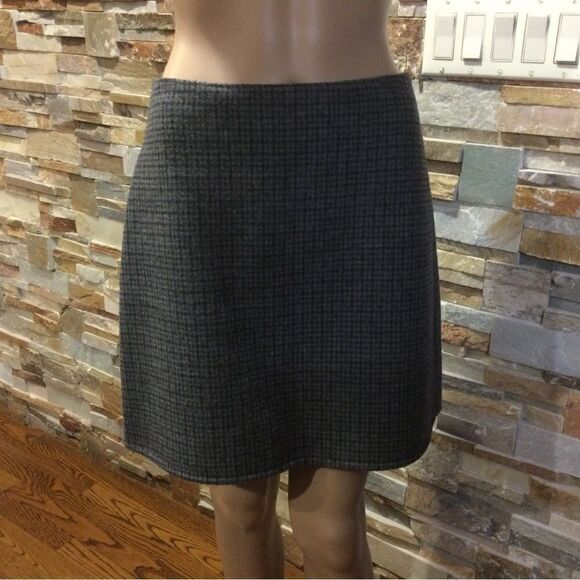 CLUB MONACO Mini Skirt - Picture 1 of 7